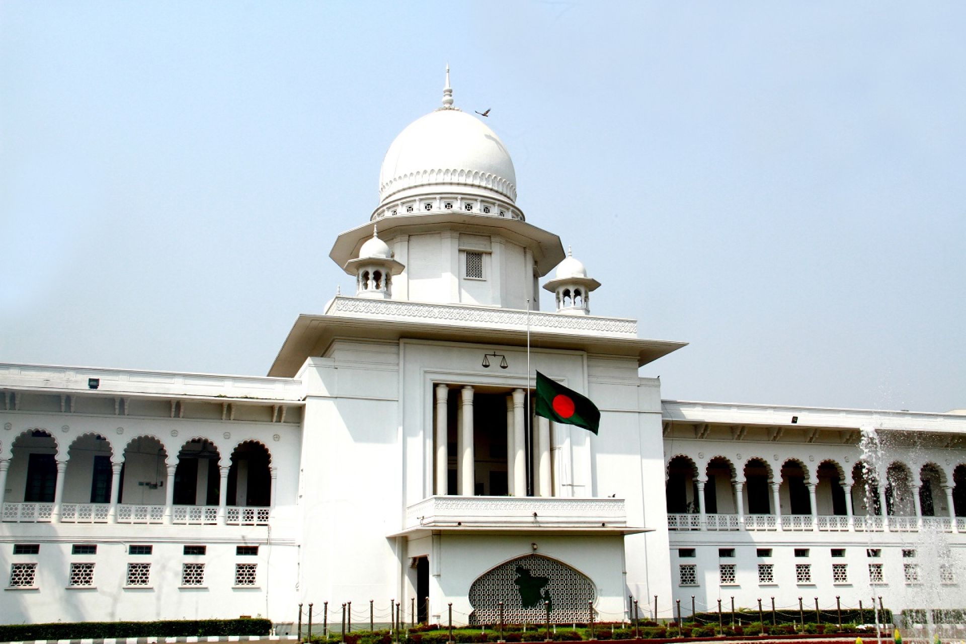 नोबेल पुरस्कार विजेतालाई कर तिर्न अदालतको आदेश